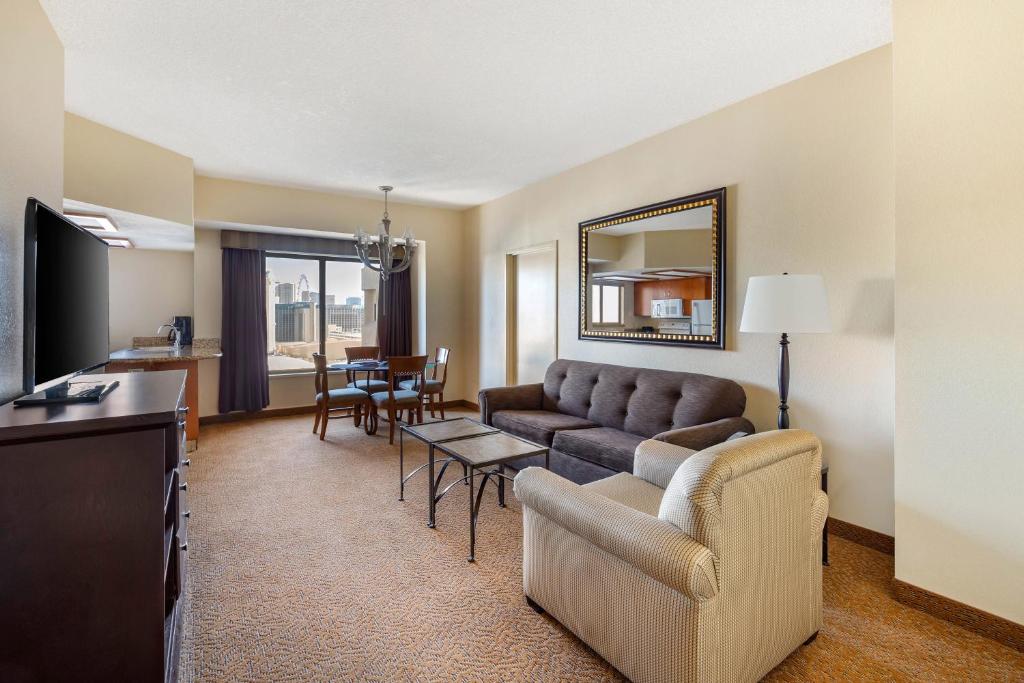 Polo Towers 2BR | Strip Location + Rooftop Pool in Las Vegas, Nevada ...