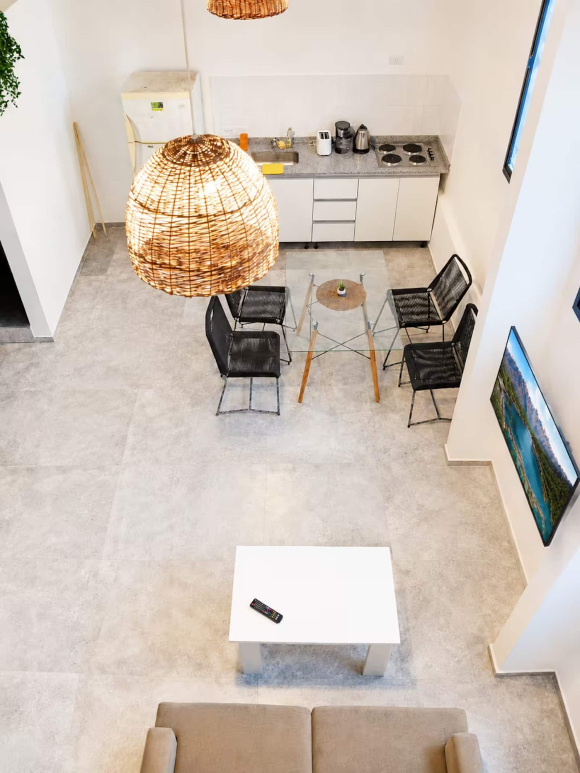 Studio amoblado con cocina integrada