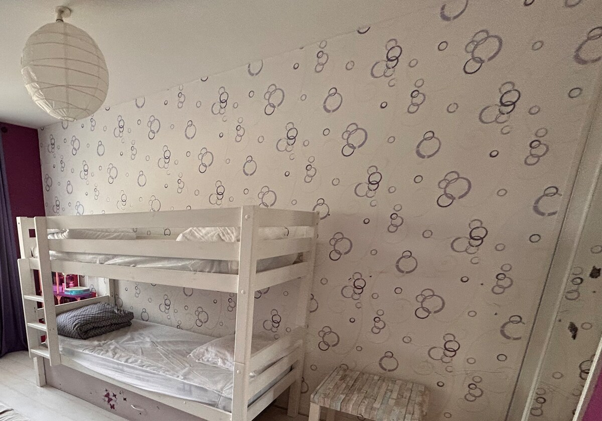 Виолетова соба 