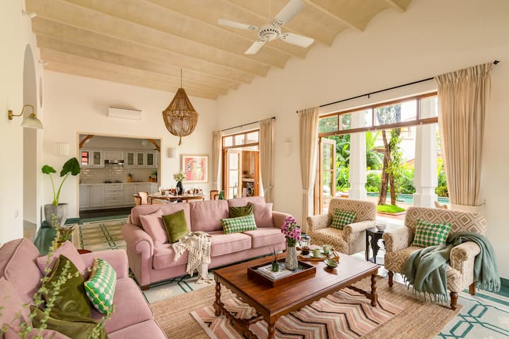 Living room image 1
