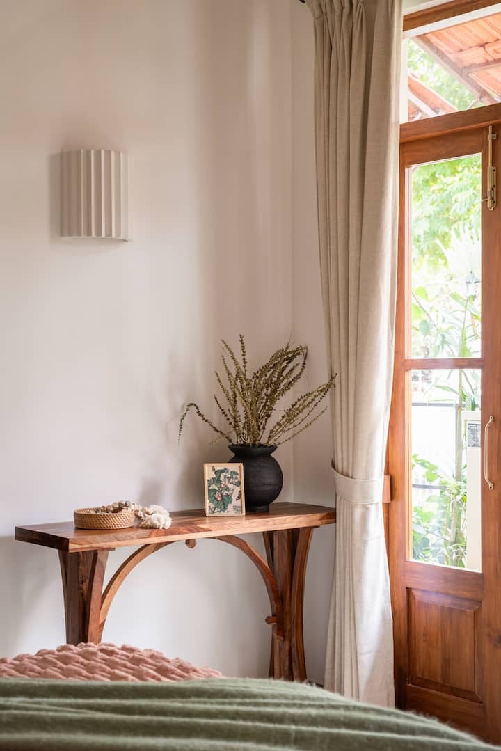 Bedroom 1 image 3