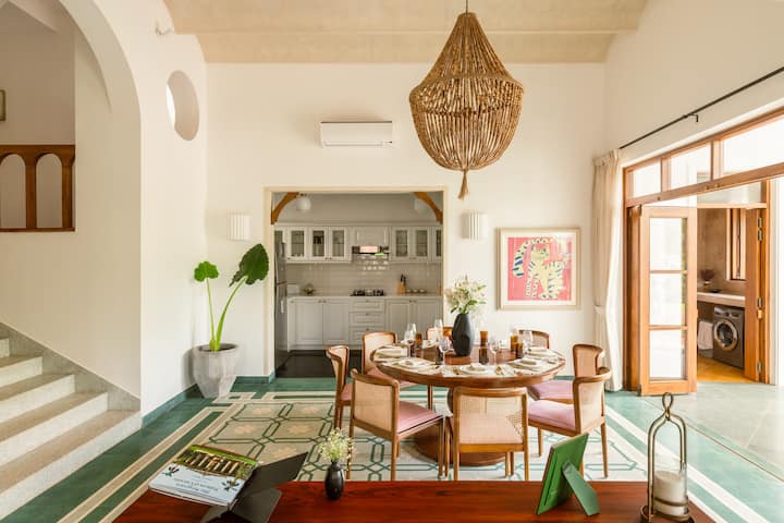 Dining area image 1