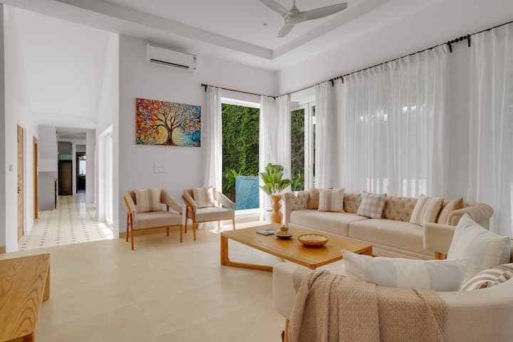 Living room 1 image 10