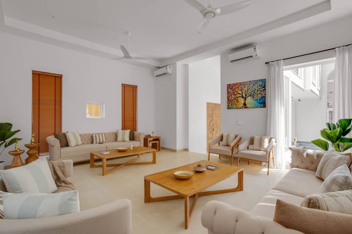 Living room 1 image 8