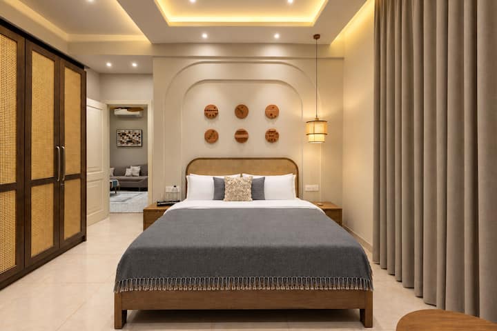 Bedroom 1 image 2