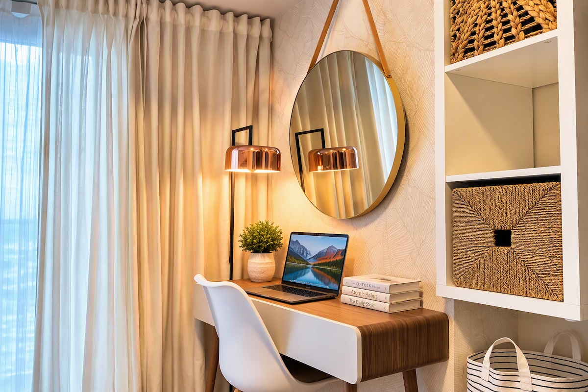 1BR Suite + Balcony in BGC | Work Desk | Fast Wifi - Flats for Rent in ...
