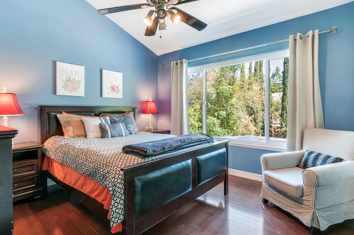 N1f2~shared Kitchenette~upstairs~culdesac~monthly - Mission Viejo, CA