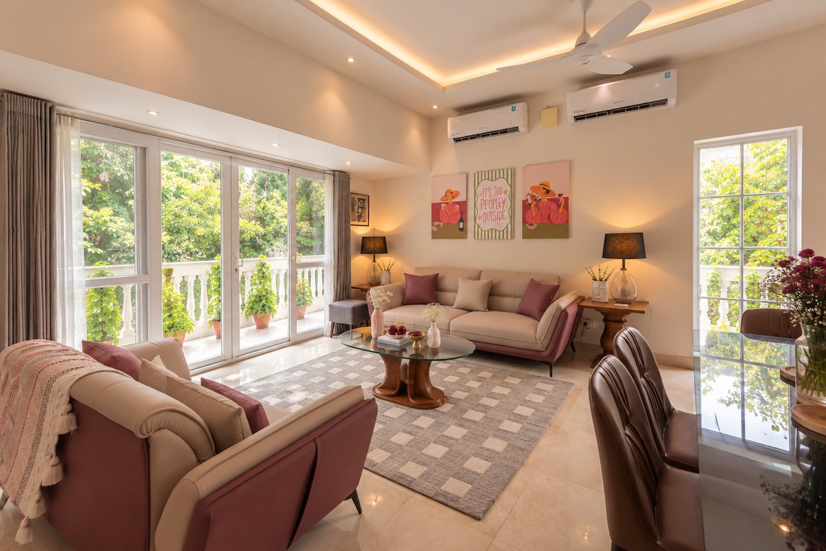 Noor House| Green & Sun Bathed | 2BHK | GK Enclave with private bathtub in Delhi