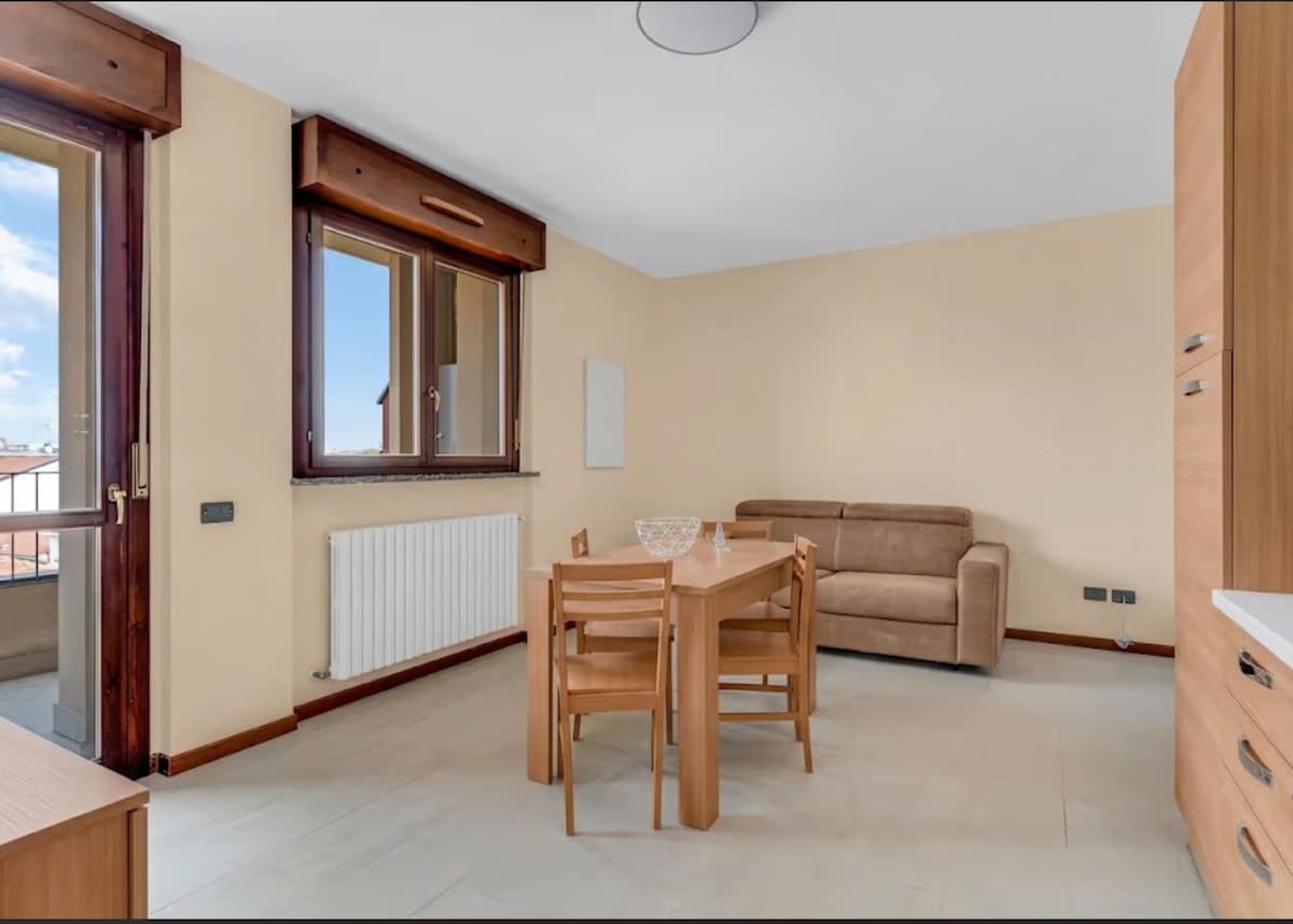 Bright 1BR Flat with Terrace for 4 near Metro-A73 - Apartments for Rent ...
