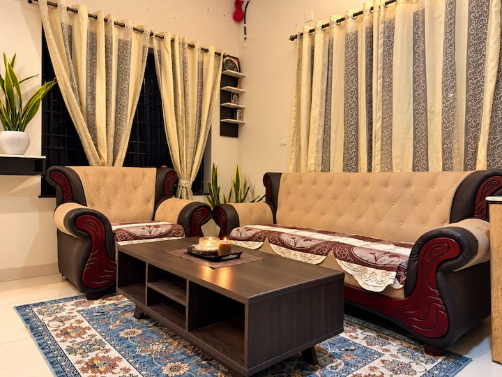 Living room image 3