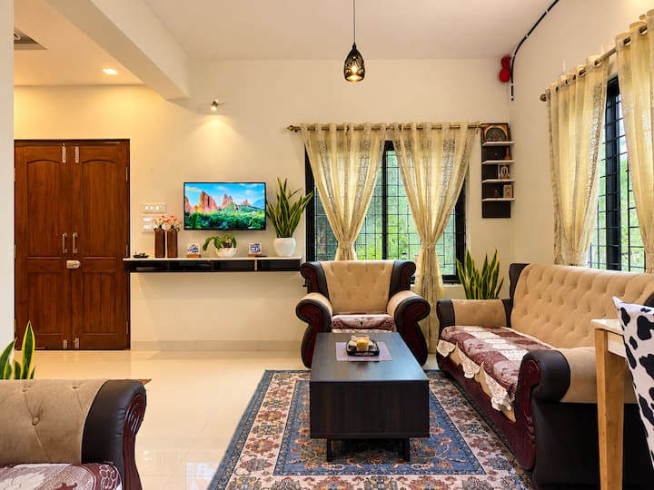 Living room image 11