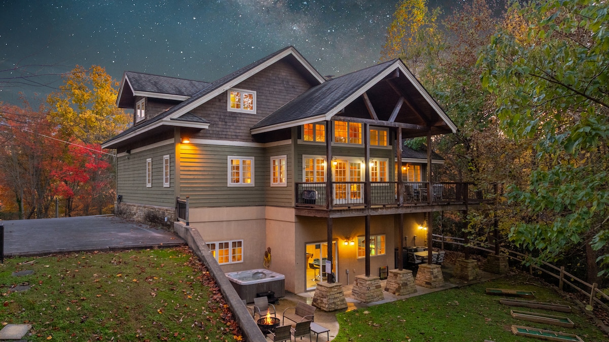 Spacious cabin/hot tub/arcade/game room/EV charger - Cabins for Rent in ...