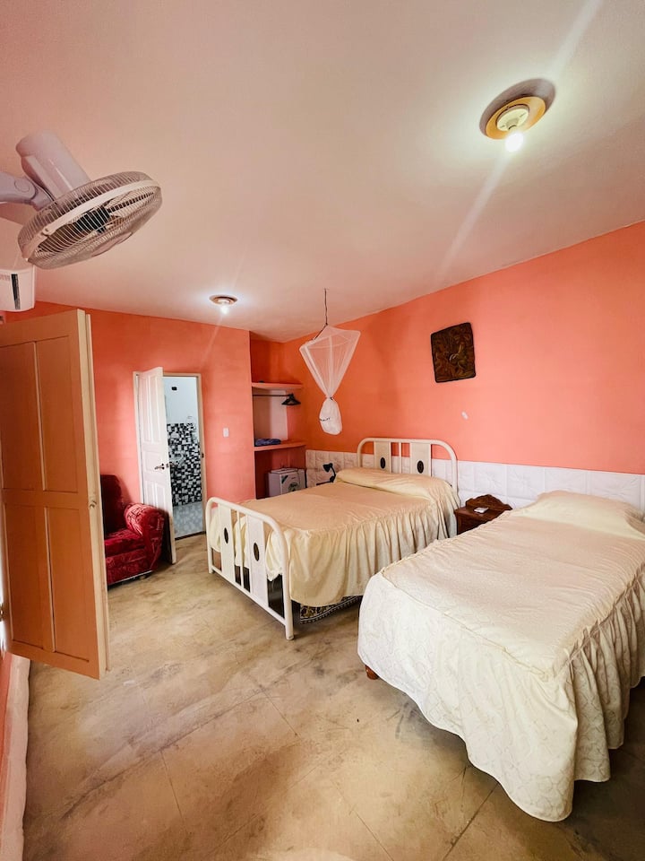 غرفة النوم 2