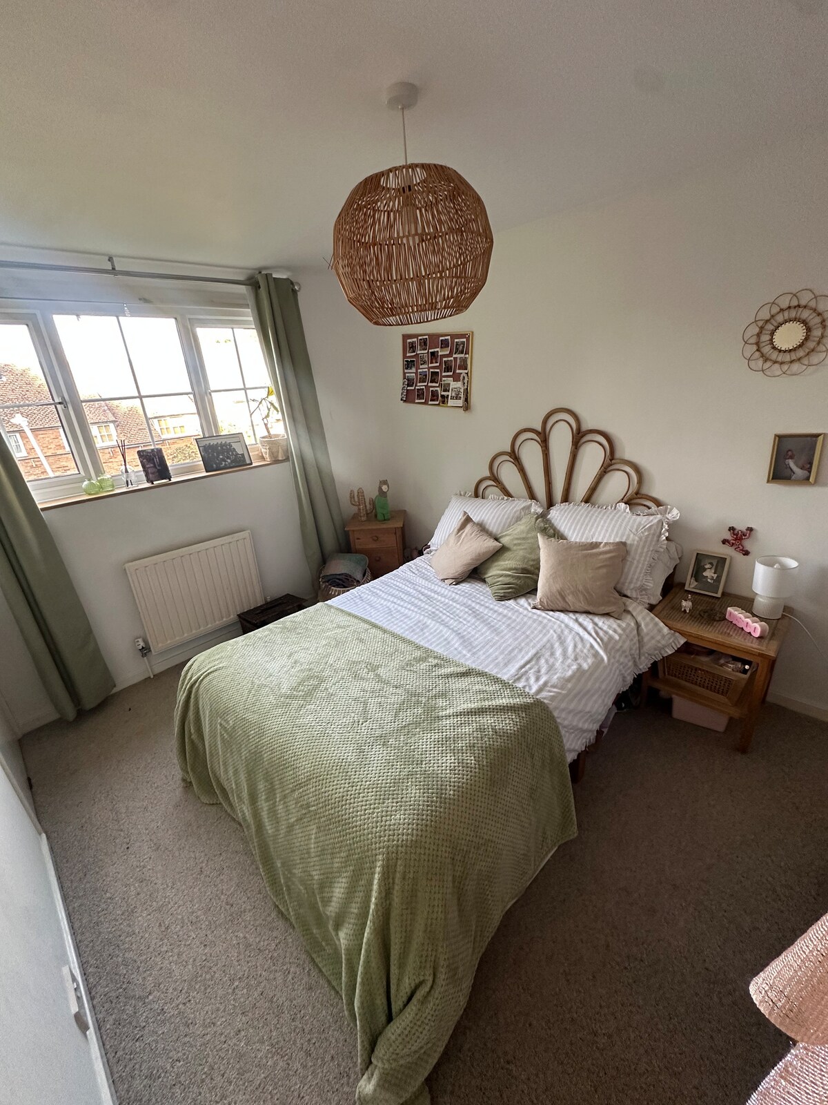 Oasis at Knebworth | Cosy Double Room, 1 Stop Away - Houses for Rent in ...