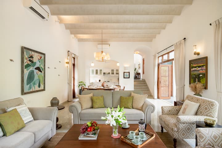 Living room image 1