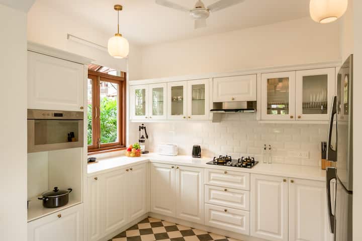 Full kitchen image 1