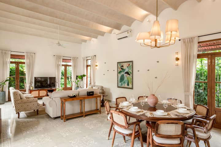 Dining area image 3