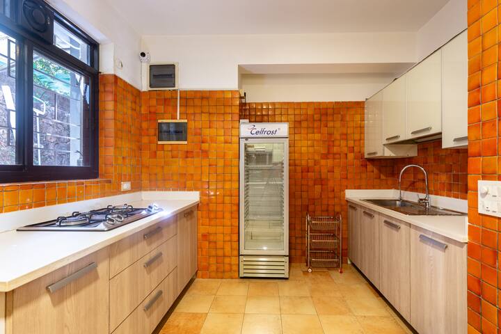 Kitchenette image 1
