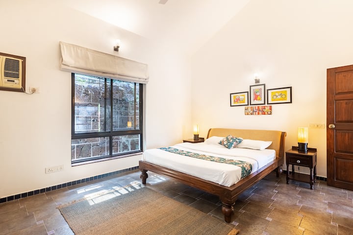 Bedroom 1 image 2