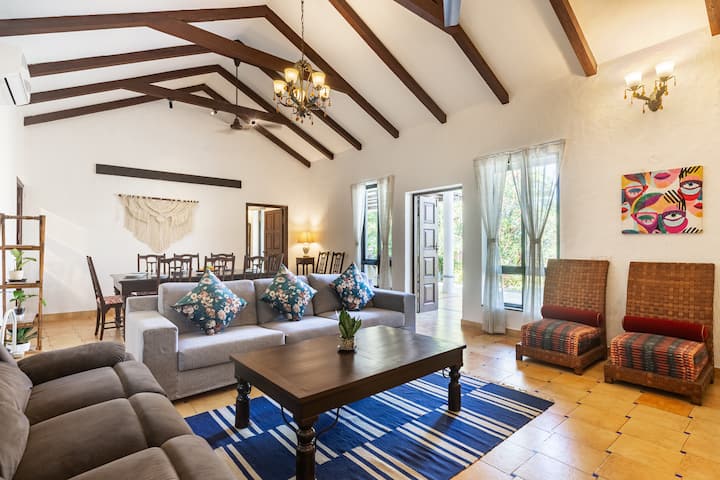 Living room image 1