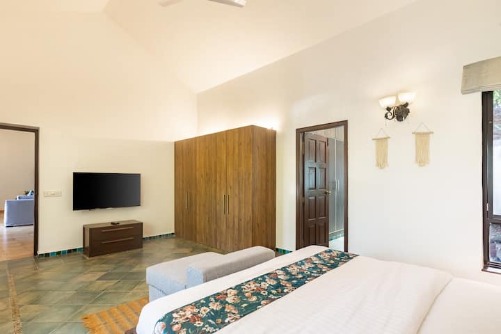 Bedroom 1 image 3