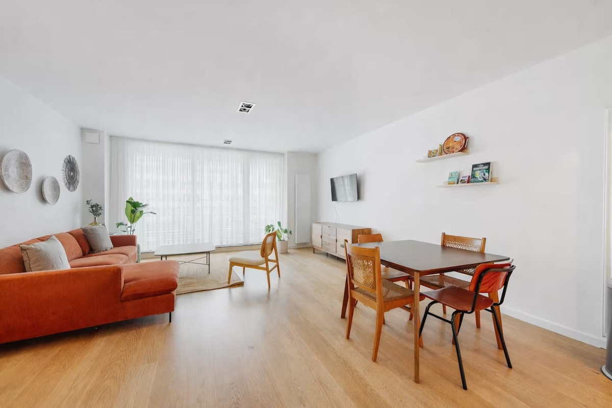 Luxe Penthouse | Central Brussels with private bathtub in Brussels