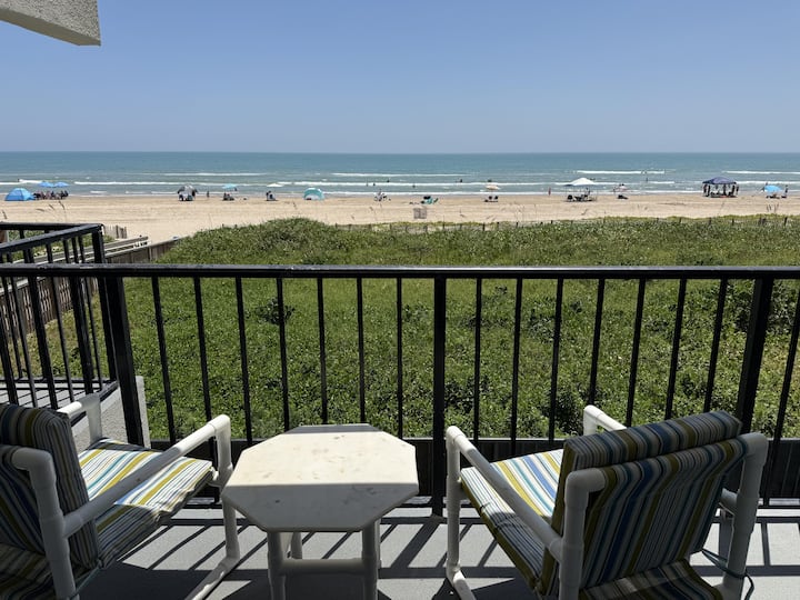 Oceanfront Studio, Sleeps 4 -Private Balcony, Pool, Hot Tub, Bbq - Texas