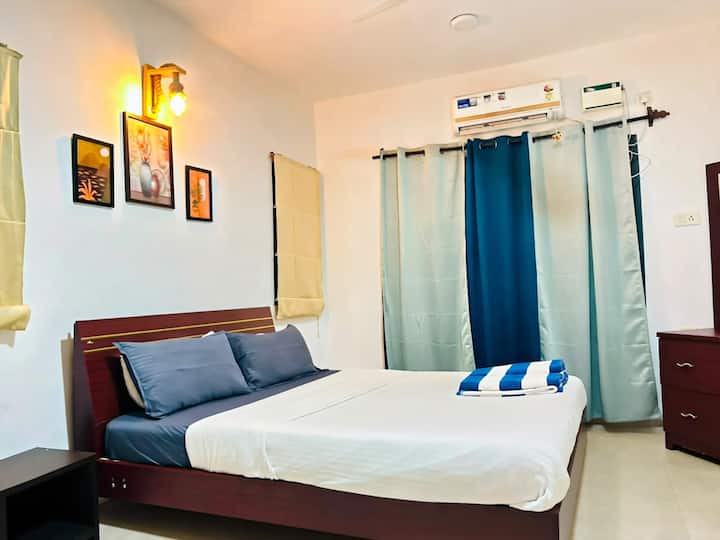 Bedroom 1 image 2