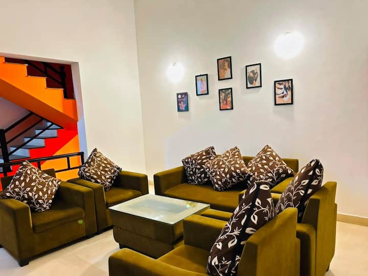 Living room image 2