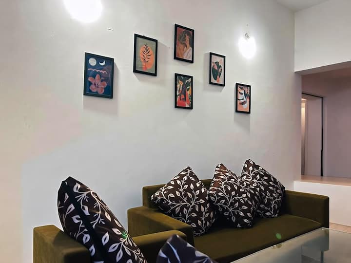 Living room image 4