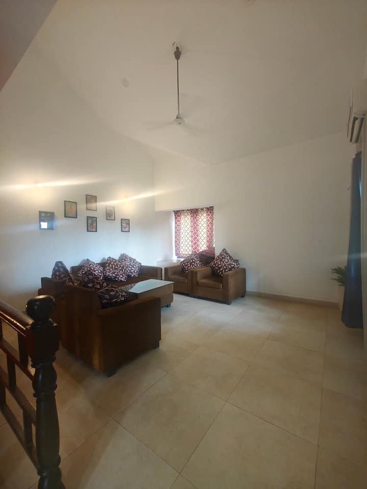 Living room image 3