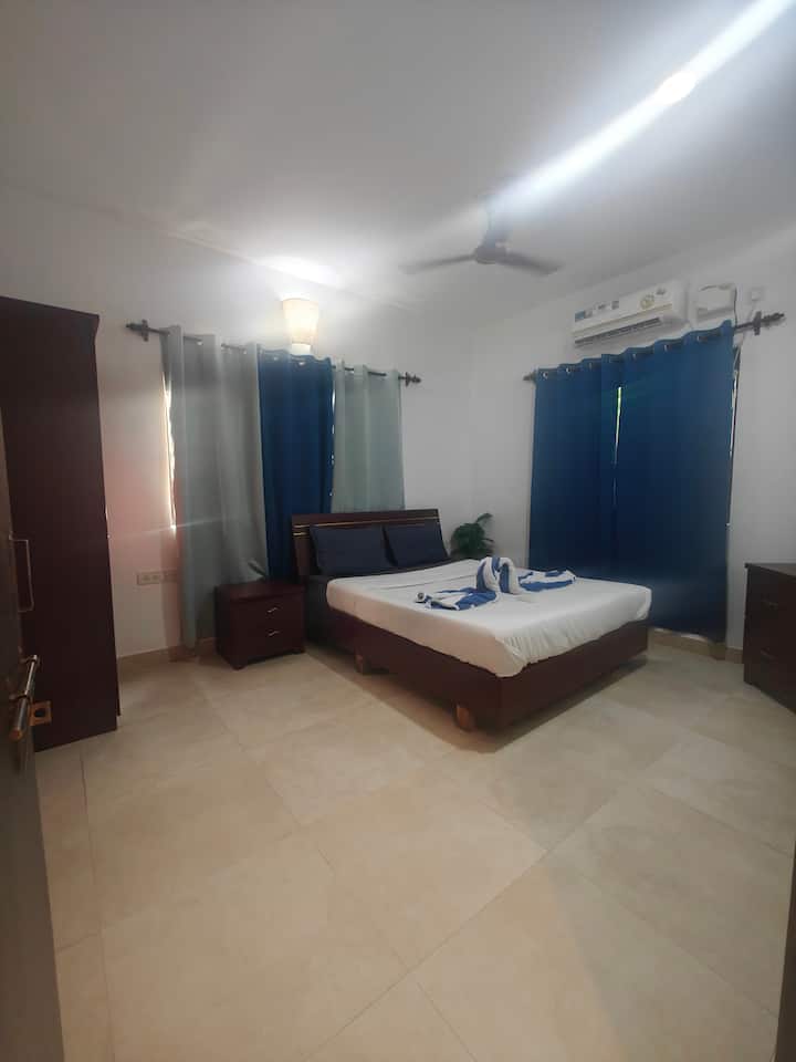Bedroom 1 image 1
