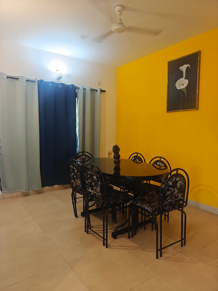 Dining area image 1