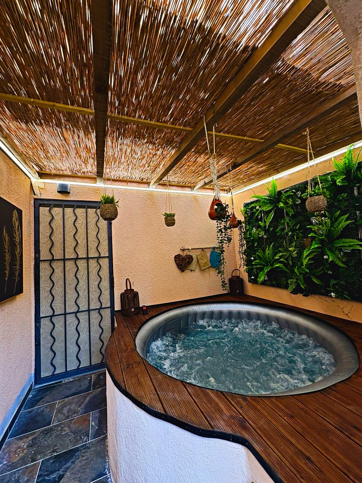Le Cabanon – Jacuzzi privé aux portes de Nîmes - Appartements à louer à ...