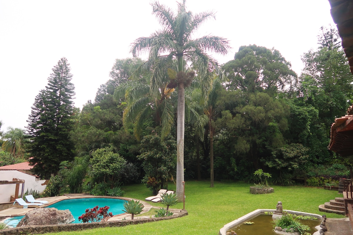 Room with queen-size bed. Pool - Guesthouses for Rent in Tepoztlán ...