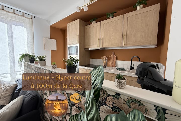 Train 100 Le Petit Botanique – 100 m from the train station - Flats for Rent in ...