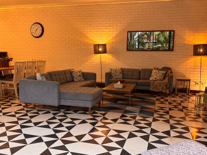 Living room image 10