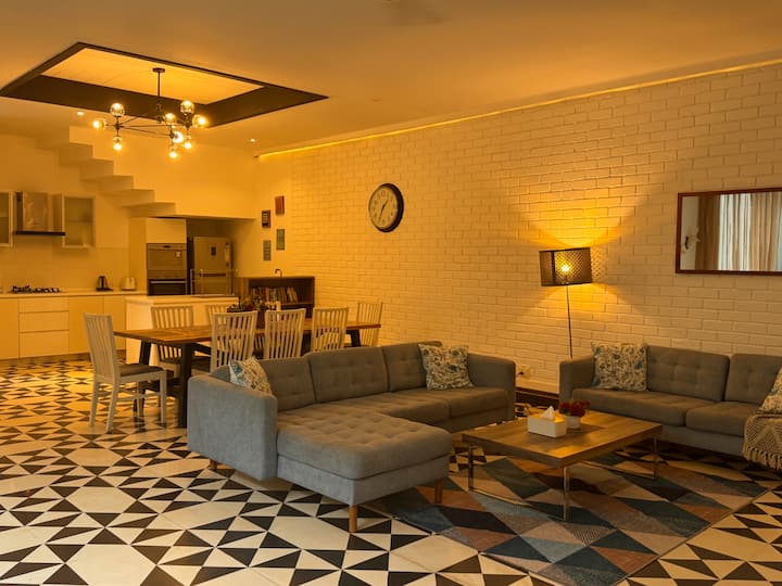 Living room image 8