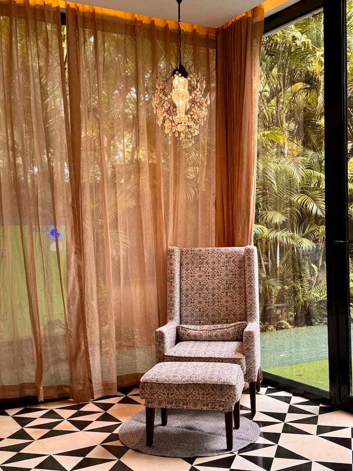 Living room image 6