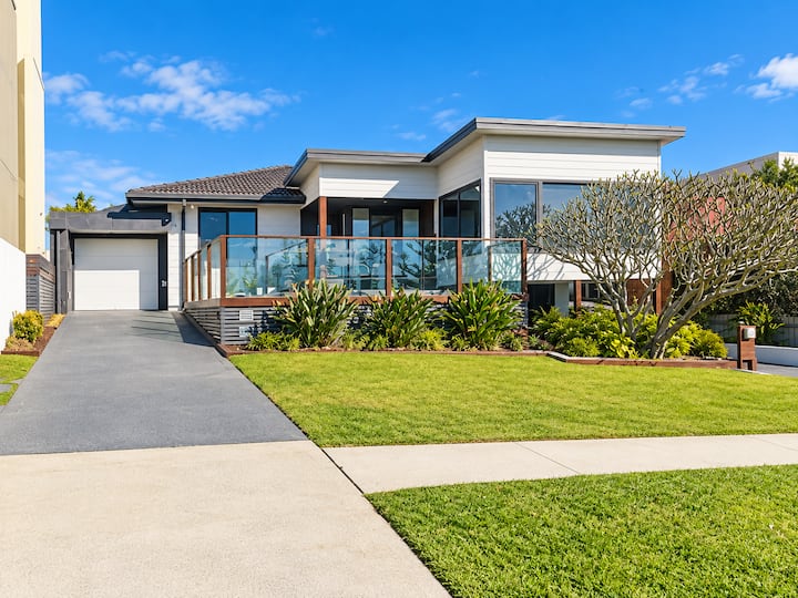 Sea Mist House | Swim Spa + Ocean Outlook - Port Macquarie