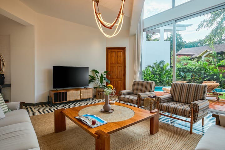 Living room image 5
