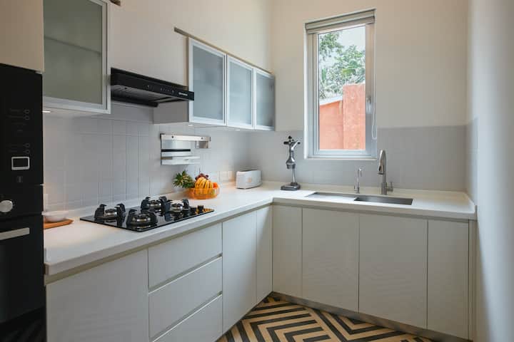 Full kitchen image 1