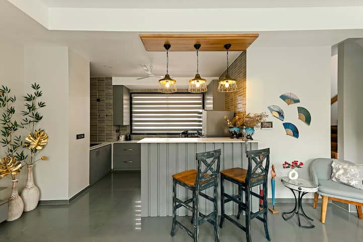 Full kitchen image 1