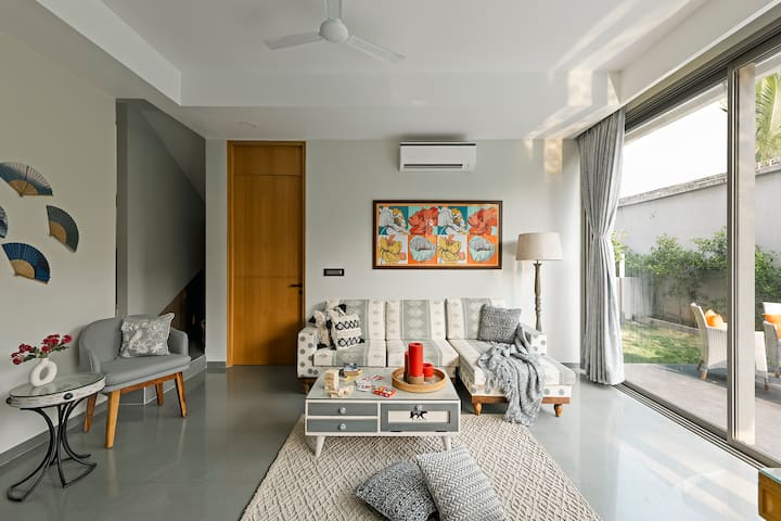 Living room image 1