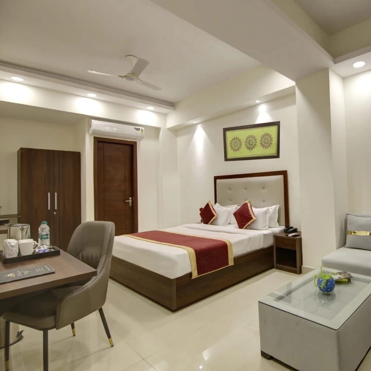 The Emperia Luxury Hotel in Noida, Uttar Pradesh, India - Airbnb