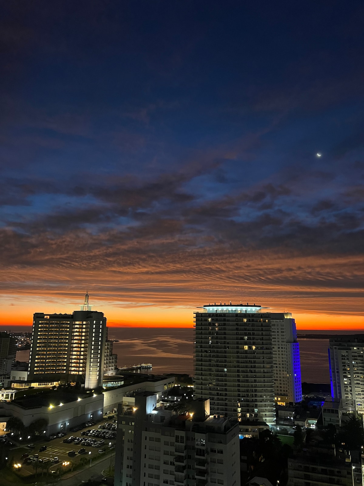 Premium High Floor! Sea View and Amenities 22th with private bathtub in Punta Del Este
