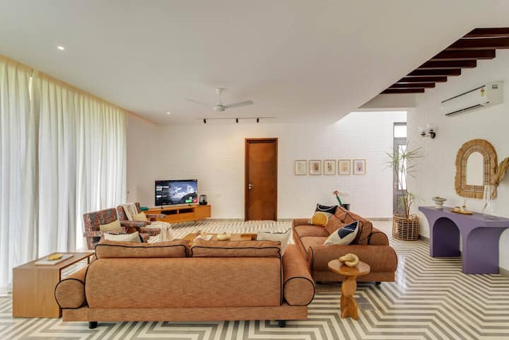 Living room image 4