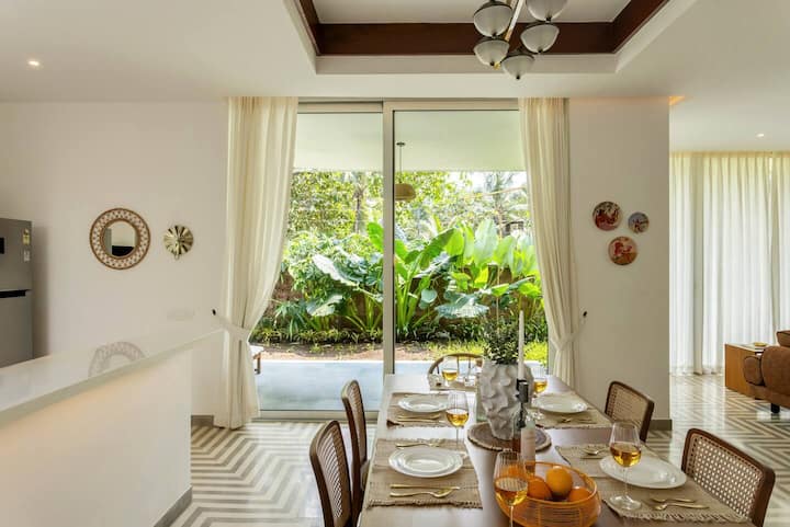 Dining area image 3