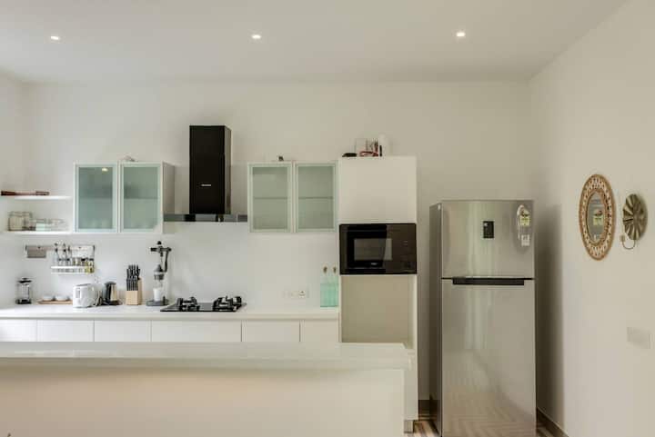 Full kitchen image 2