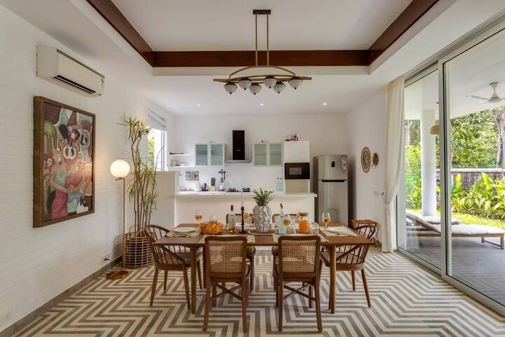 Dining area image 2